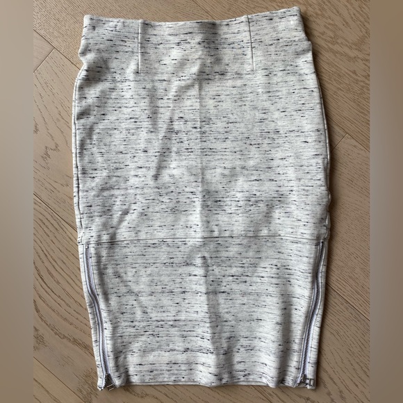 ARITZIA Wilfred Campagne Zipper Pencil Skirt - Heather White Mark - 0 - Picture 4 of 5